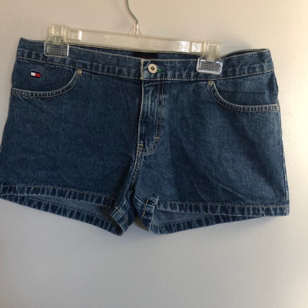 Vintage Tommy Jeans denim shorts, EUC, size 11.